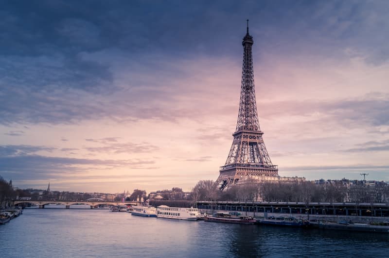 Les meilleures périodes pour voyager à Paris depuis Douala